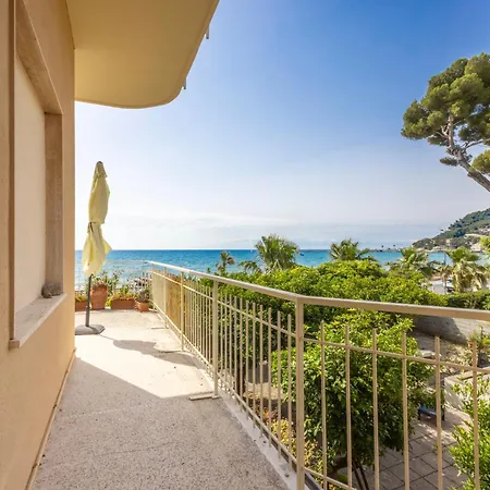 Апартаменты Seahouse Terrazza A 100 M Dal Mare Диано-Марина