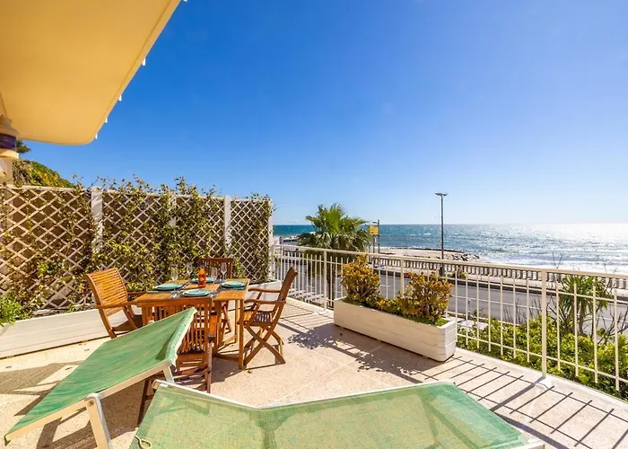 Seahouse Fronte Mare Con Terrazza Vista Mare شقة *